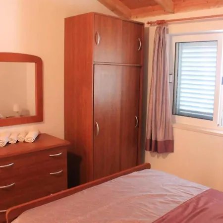 Azure - One Bedroom Jeny Appartement