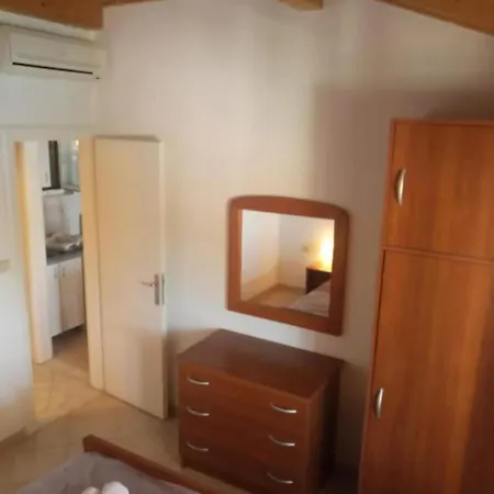 Azure - One Bedroom Jeny Saplunara