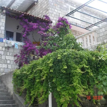 Διαμέρισμα Azure - One Bedroom Jeny Saplunara
